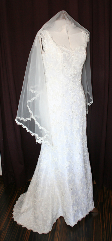 Brautkleid_Teresa Brautkleid Schleier Spitzenkante
