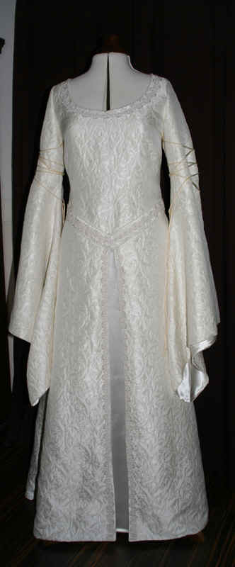 Brautkleid Herr der Ringe Maßgeschneidert