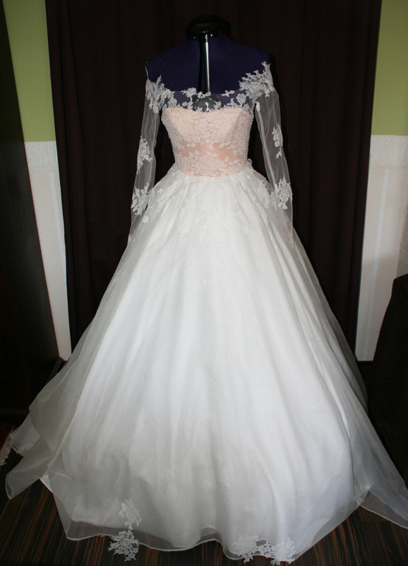 Tayara_Brautkleid Maßgeschneidertes Brautkleid eigener Entwurf